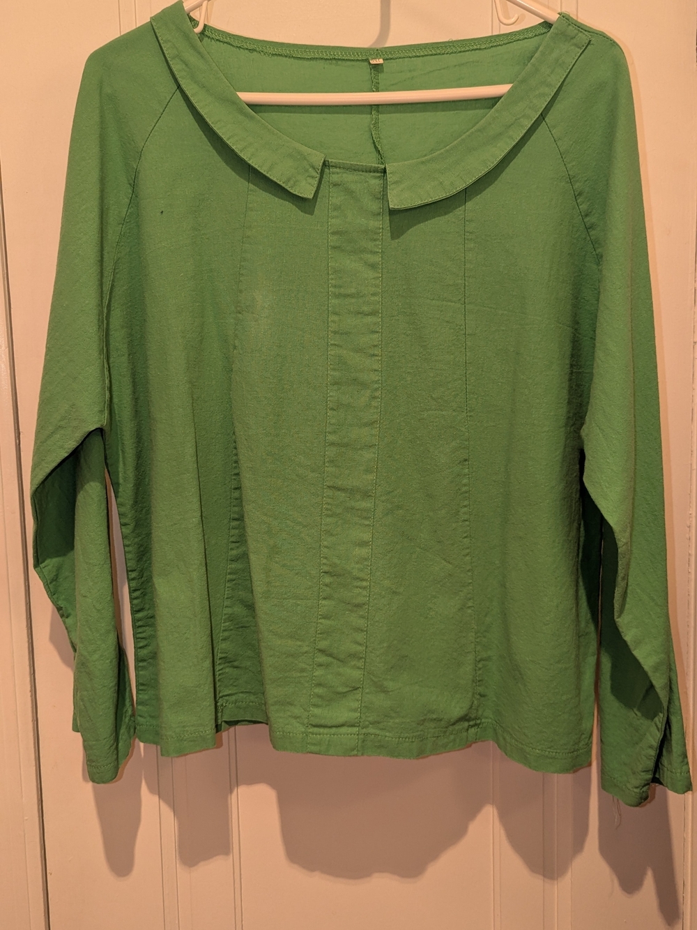 Green Long-Sleeve Women’s Top with Peter Pan Collar